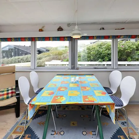 Two-bedroom Holiday In 19