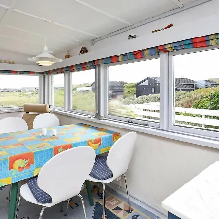 Two-bedroom Holiday In 19 Сasa de vacaciones *