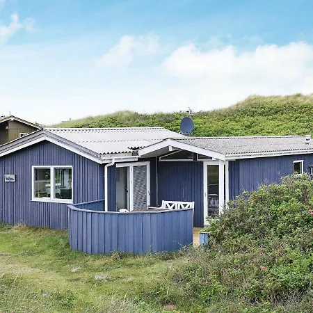 Two-bedroom Holiday In 19