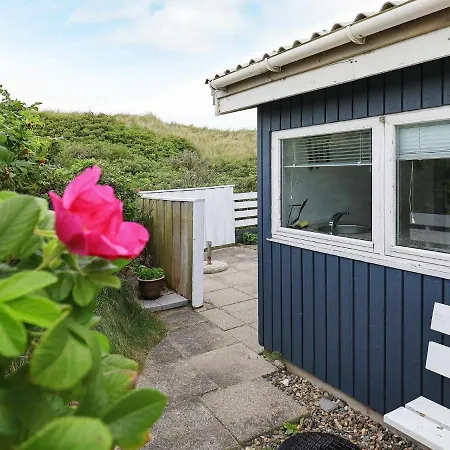 Two-bedroom Holiday In 19