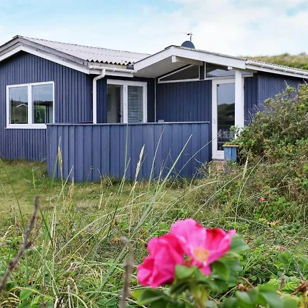 Two-bedroom Holiday In 19 *